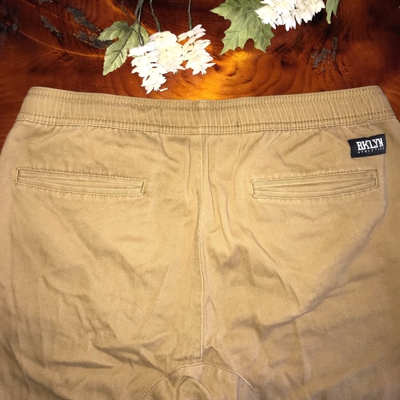 Joggers - Picture 2 of 3